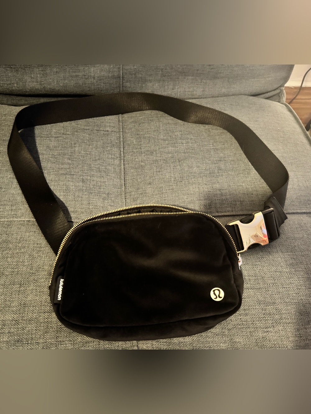 Lululemon Black Velvet 1L Everywhere Belt Bag
